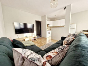 Ara House